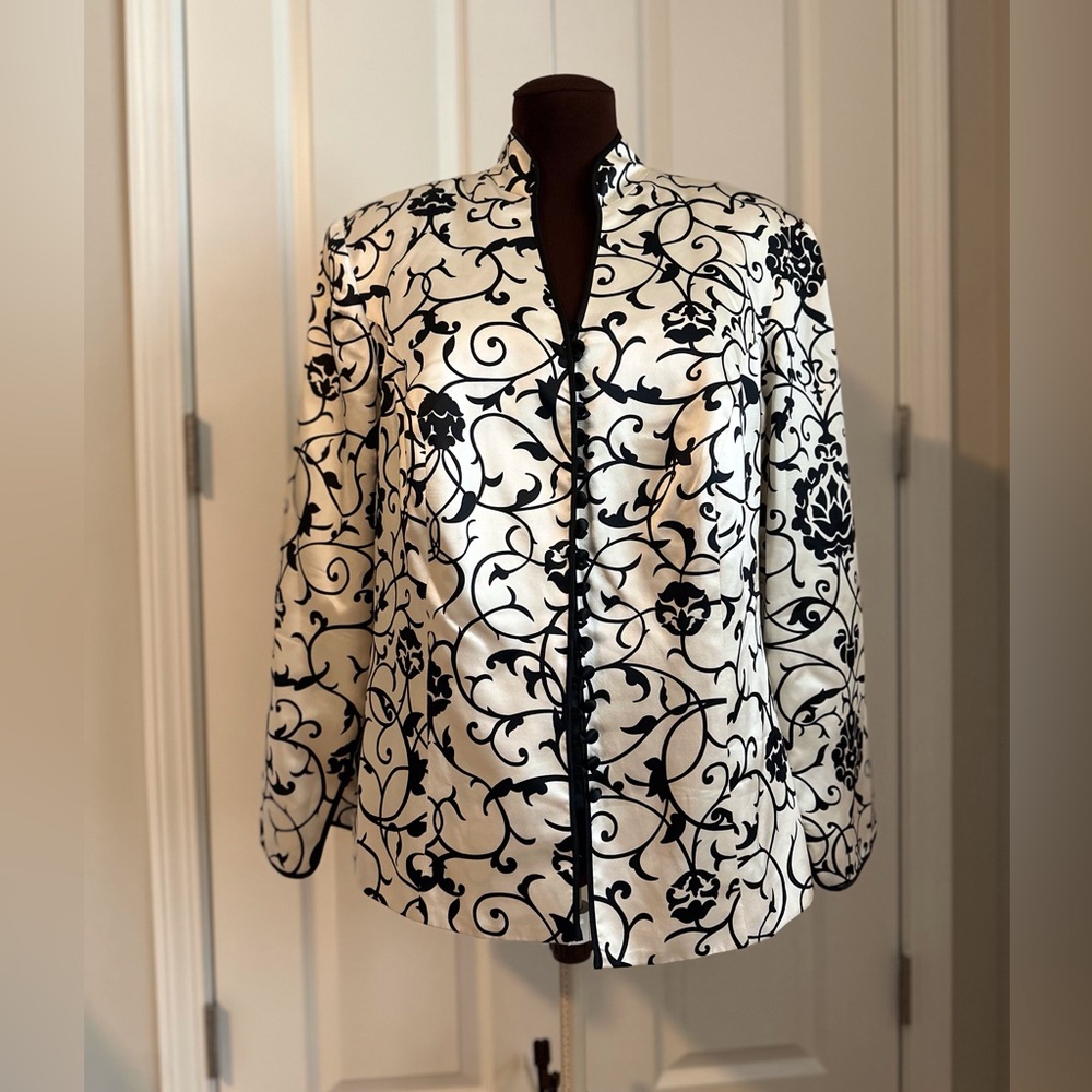 JS Collections Black & White Motif Jacket (sz16)